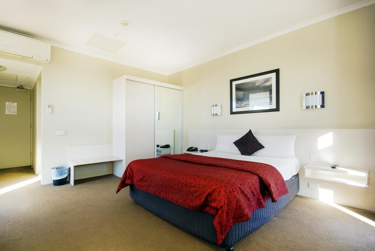 Isa Hotel Mount Isa Room photo