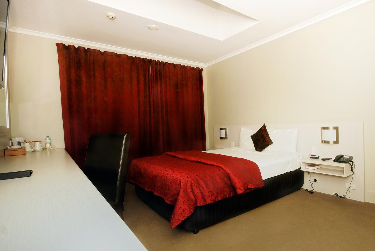 Isa Hotel Mount Isa Room photo