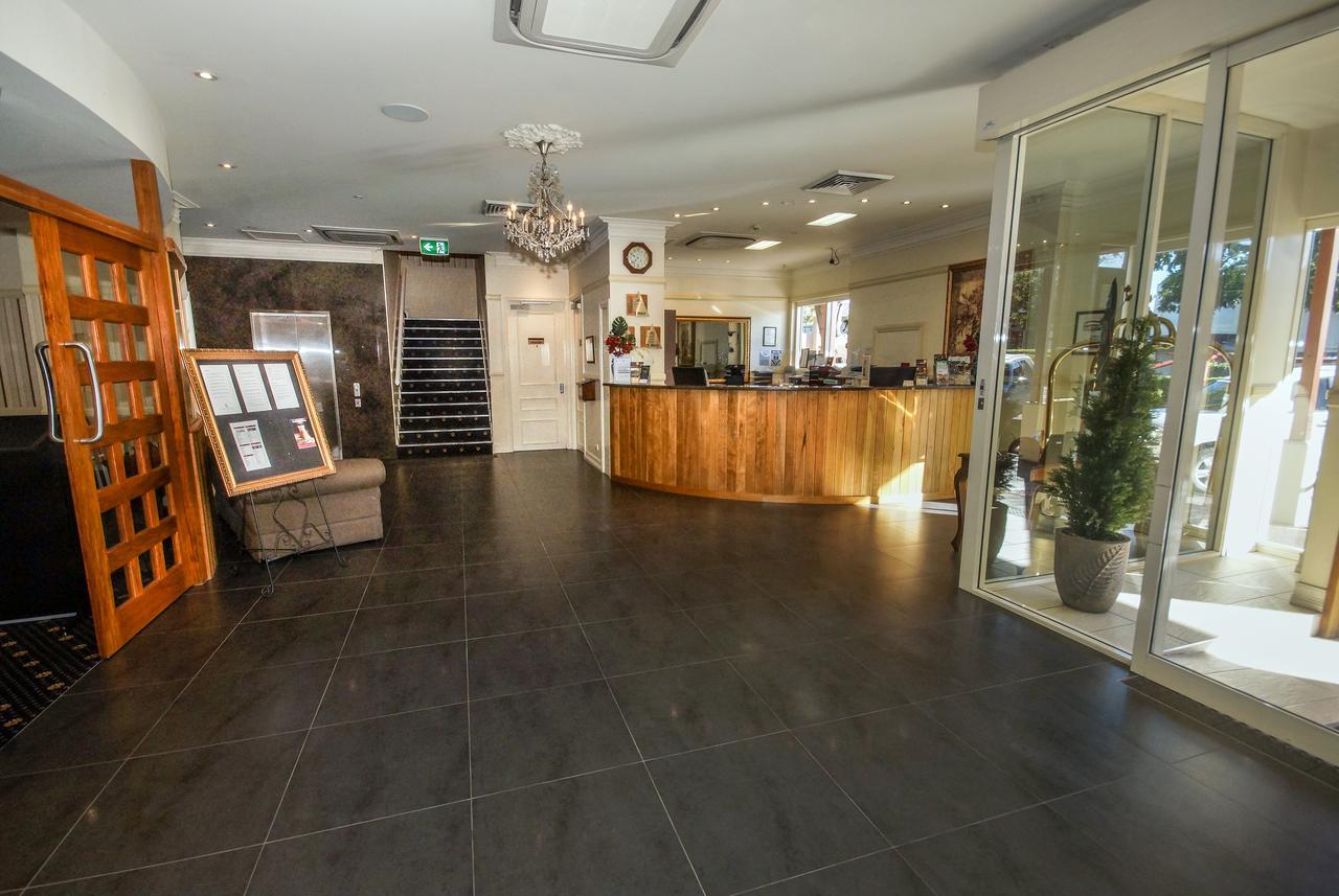 Isa Hotel Mount Isa Exterior photo